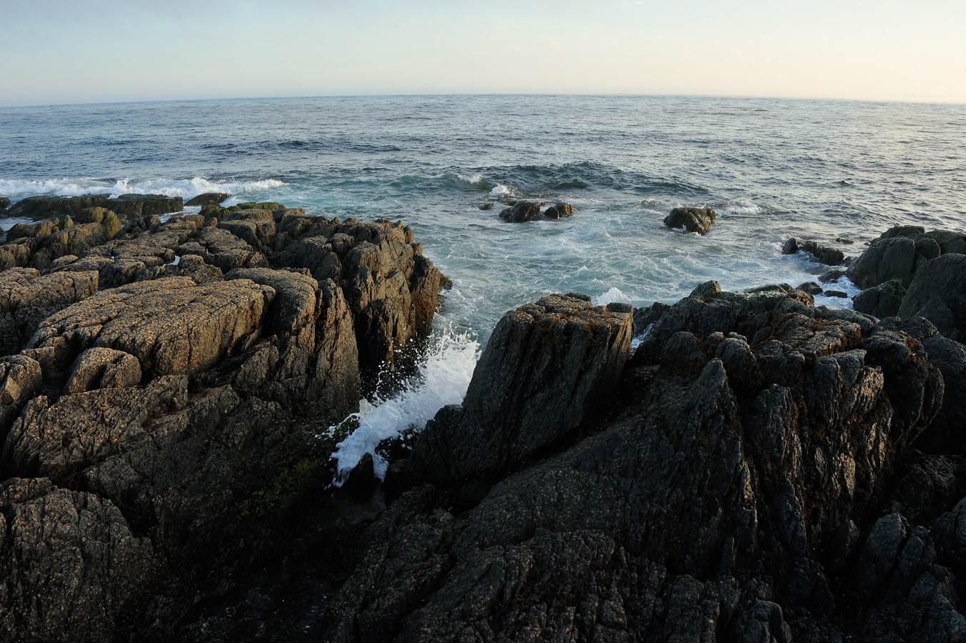 Coast west of Port aux Basques [28 mm, 1/80 sec at f / 13, ISO 400]